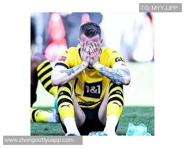 德国总理默茨提前离场错失多特绝杀圣保利的精彩瞬间