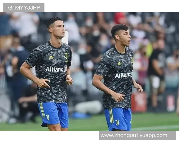 尤文旧将若热因不满裁判判罚做手铐手势被红牌罚下引发争议